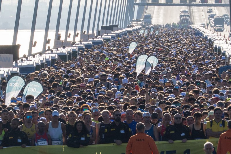 Eighteen thousand athletes at the start of the half and mini-marathons - Ponte Vasco da Gama