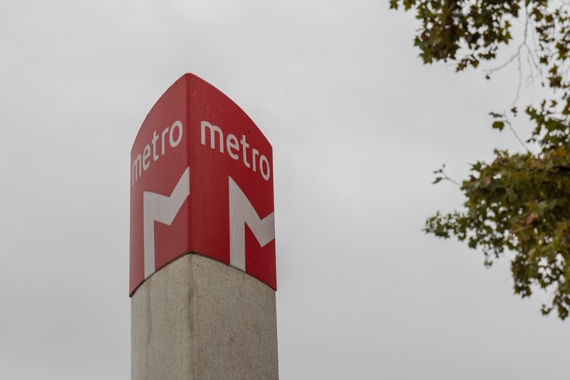 Metro de Lisboa mantém três estações abertas para acolher sem-abrigo
